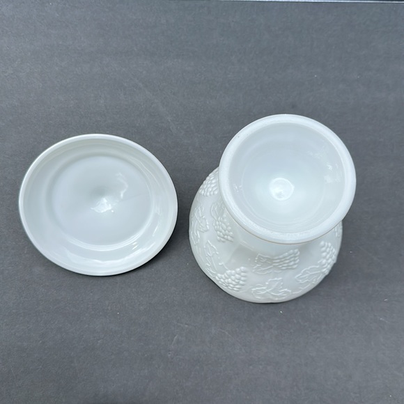 Vintage Colony Harvest Milk Glass Lidded Compote - Picture 4 of 8